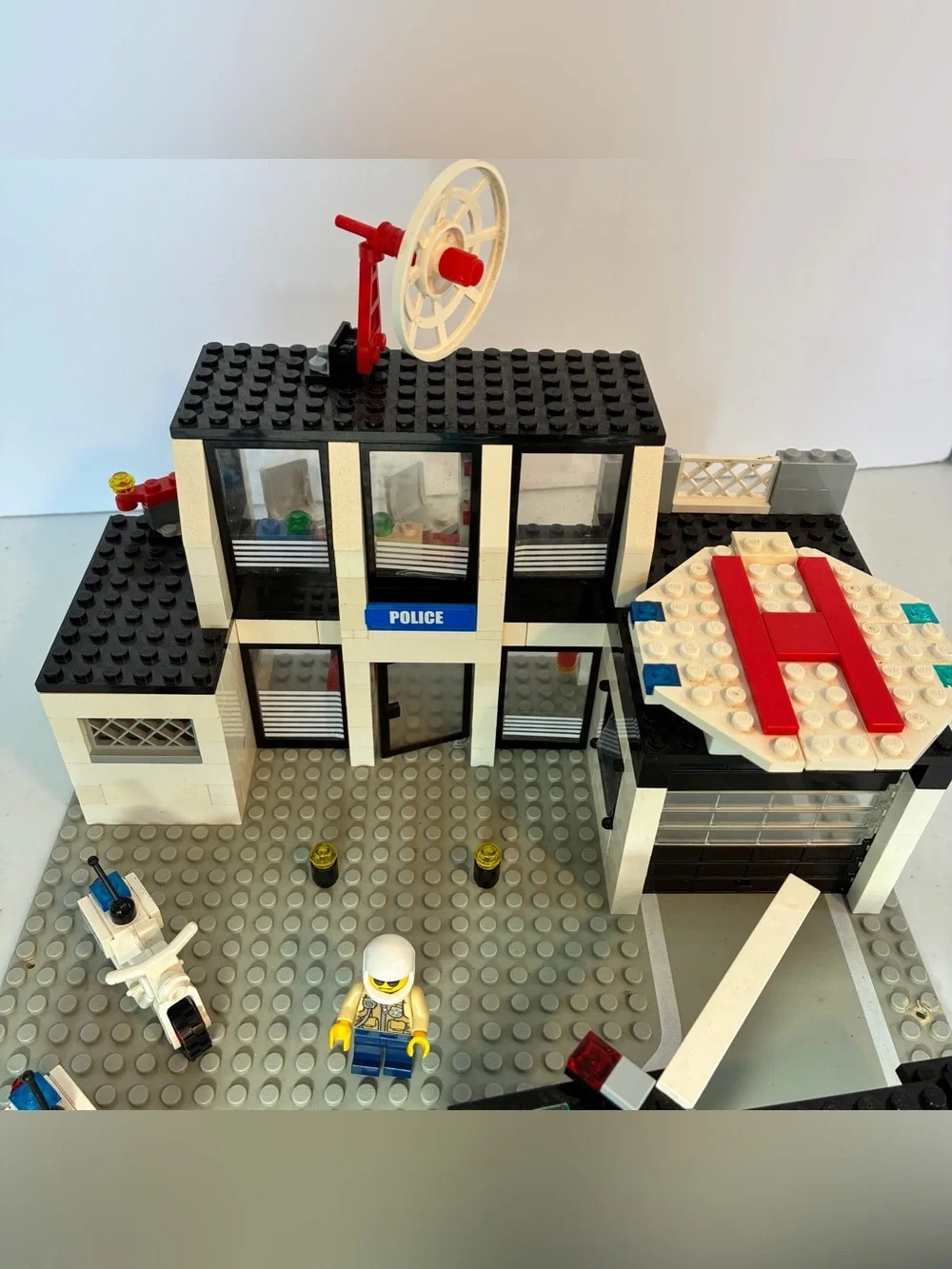 LEGO Police Command Base (6386) 90%Complete Instructions Base No Box